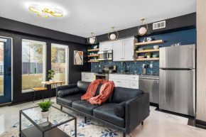 Opportune King Bed Homestead Adjacent Midtown Downtown